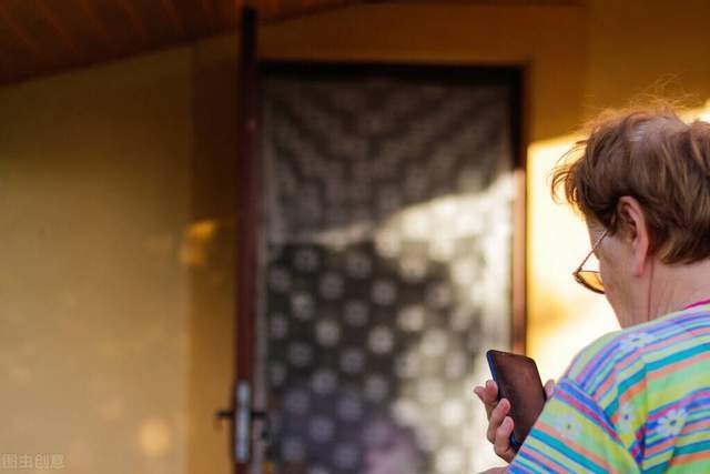 老年人花大价钱买保健品，背后的原因是什么？2