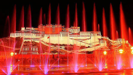 世界上最大的喷泉，一次喷水量约7吨，水柱最高能喷达高空150米处2