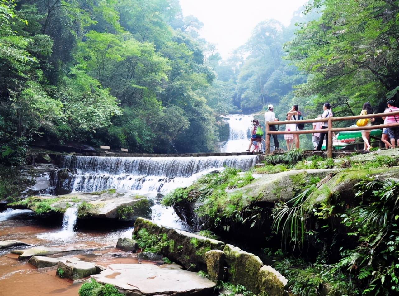 四川常被忽略的景区,由两条v字峡谷构成,景点多以女娲为题4