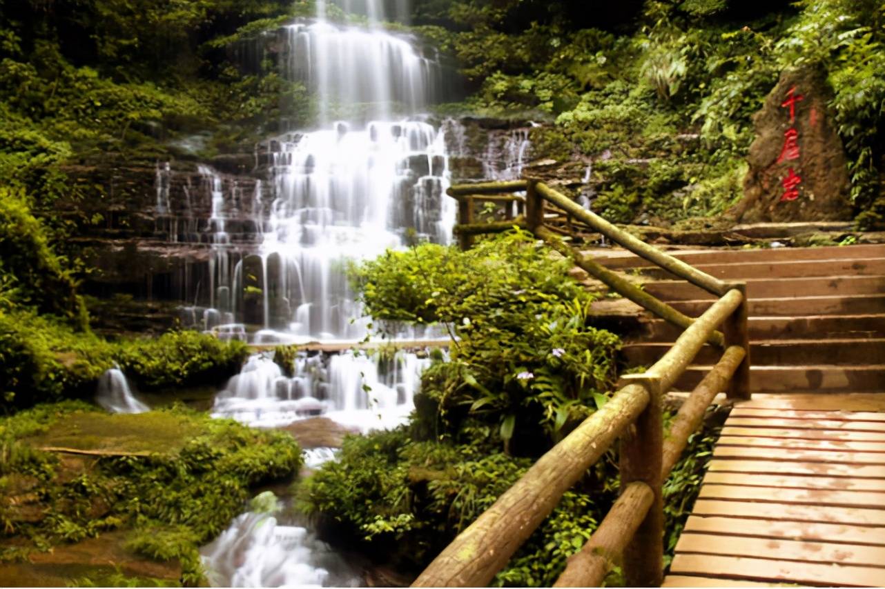 四川常被忽略的景区,由两条v字峡谷构成,景点多以女娲为题5