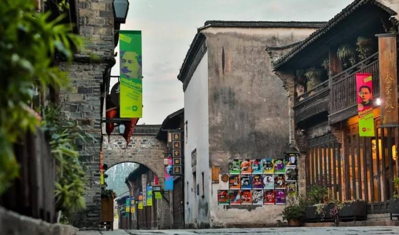 浙江知名景点“惹争议”,70岁以上老人还要门票,网友:穷疯了3