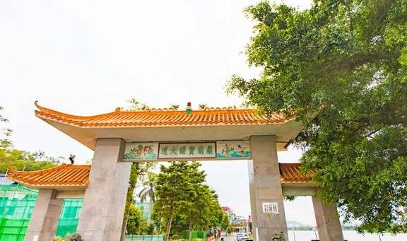 距离肇庆七星湖步行10分钟,便可到这条文艺小路,年轻人的最爱3