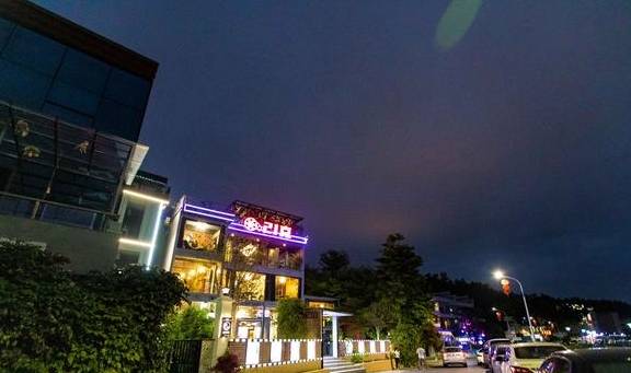 距离肇庆七星湖步行10分钟,便可到这条文艺小路,年轻人的最爱7