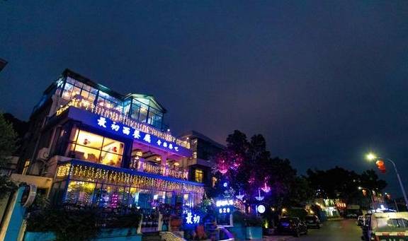 距离肇庆七星湖步行10分钟,便可到这条文艺小路,年轻人的最爱8