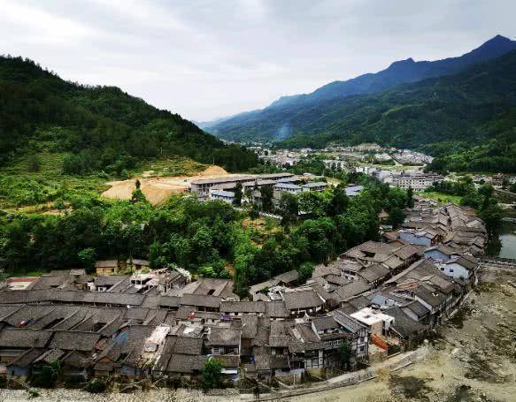 中国最“特别”的古镇，有最原始的味道，一条街上能跨三个省？1