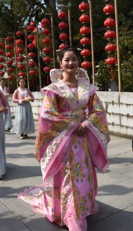 中国唯一需要穿“汉服”的景区:不穿就不给进,网友:穿越了?1