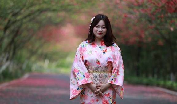 武汉最新网红赏花地,黄陂花乡茶谷,游人:像极了日本樱花小镇1