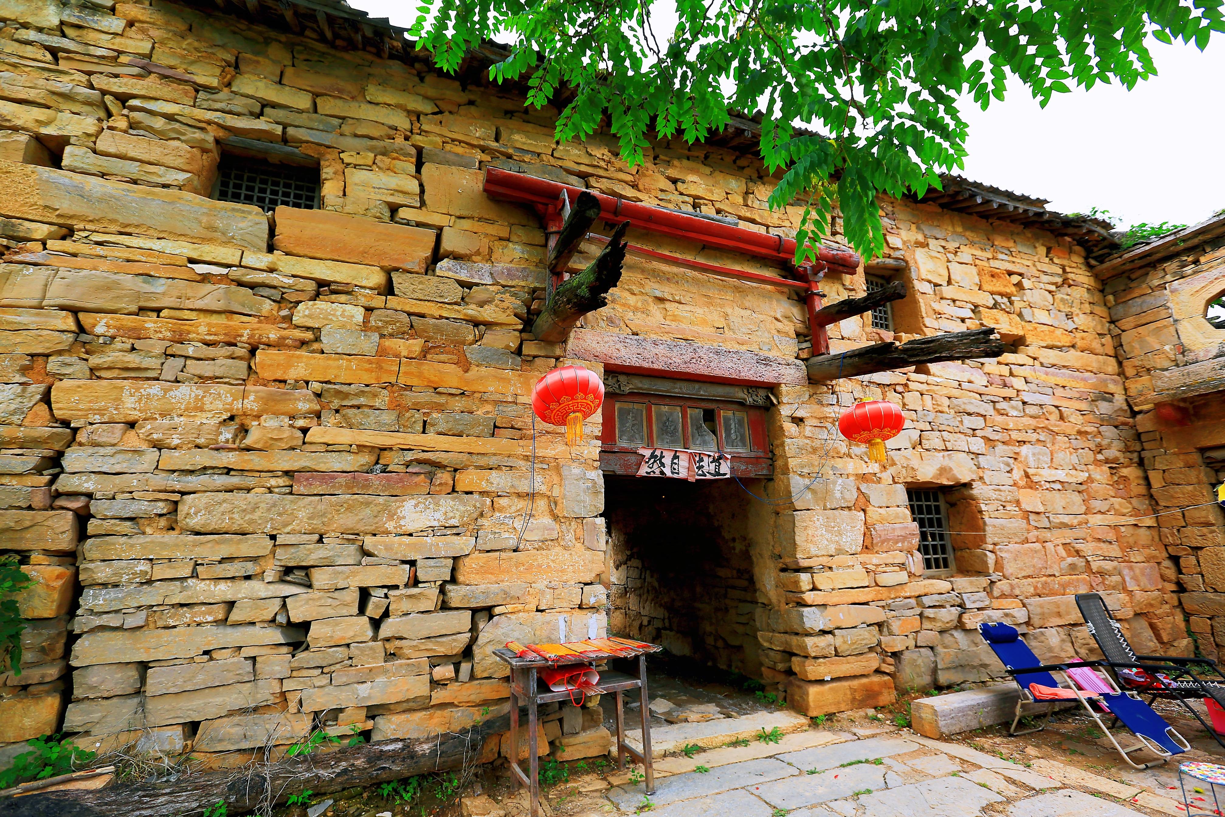 河南坐落在景区里的4座村落，出门便是风景，正是踏青的好去处4