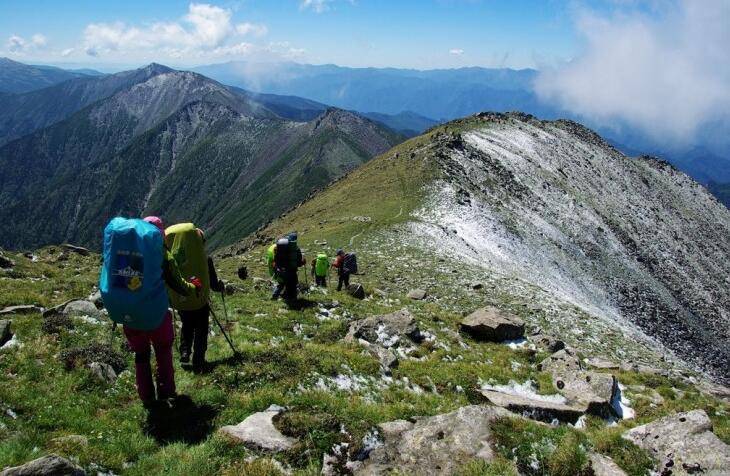 秦岭禁地有多恐怖？“中华龙脊”鳌太线，为何禁止游客穿越？2