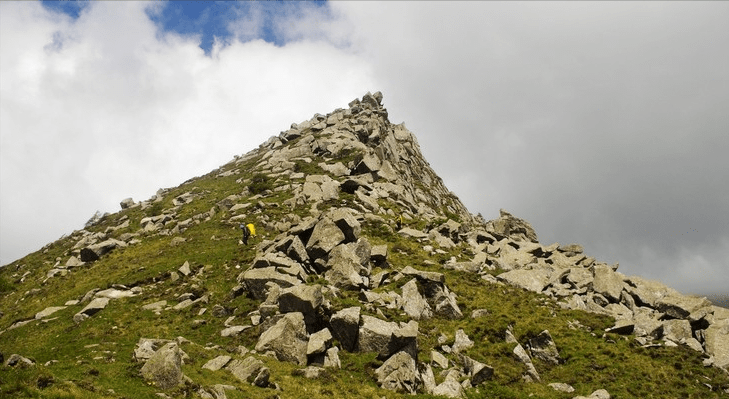 秦岭禁地有多恐怖？“中华龙脊”鳌太线，为何禁止游客穿越？3