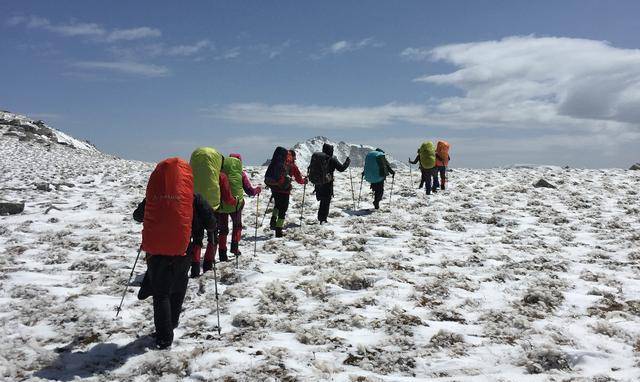 秦岭禁地有多恐怖？“中华龙脊”鳌太线，为何禁止游客穿越？4