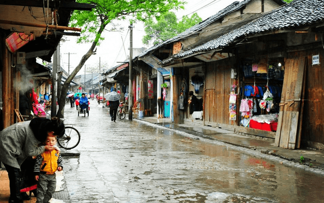 四川一个“低调”的古镇走红，距成都仅20公里，古香古色收费低1