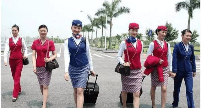 空姐上下飞机为什么要拉个箱子?里面是什么呢,这几件东西是标配3