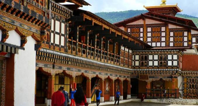 离中国只有45公里,却不和中国建交,当地人幸福指数“爆棚”1