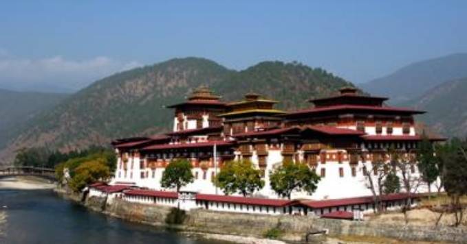 离中国只有45公里,却不和中国建交,当地人幸福指数“爆棚”2