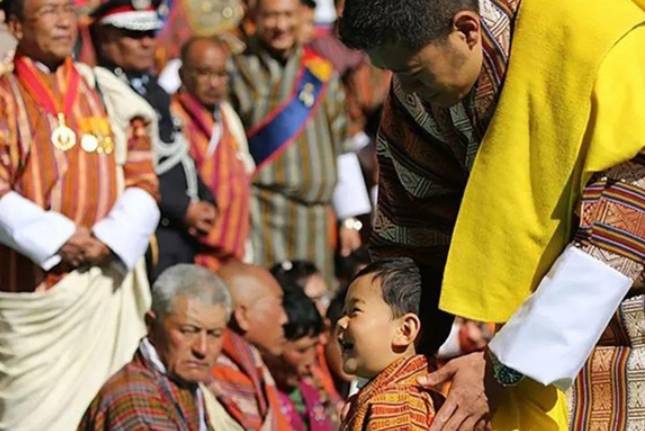 离中国只有45公里,却不和中国建交,当地人幸福指数“爆棚”4