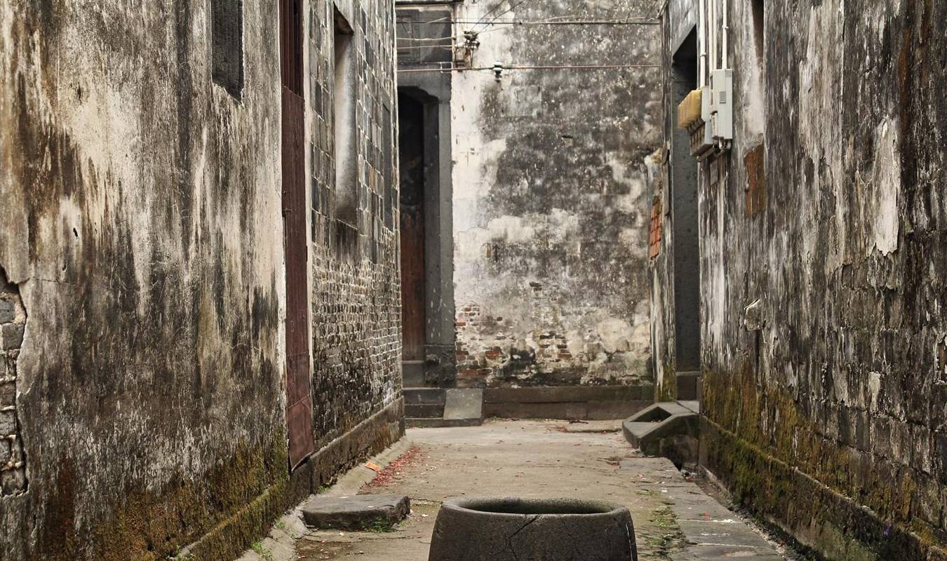 浙江一处落寞的江南古镇,已有千余年的历史,至今保存大量古建筑1