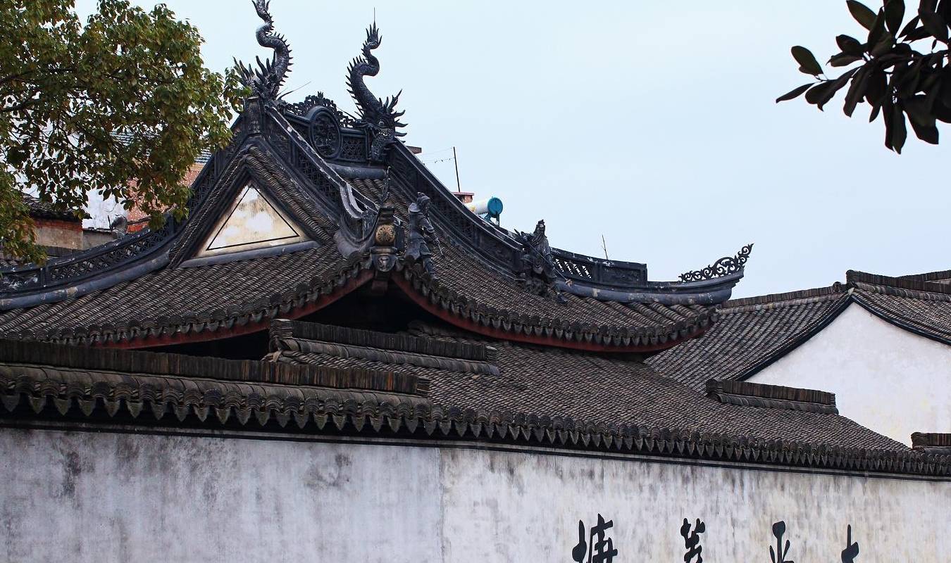 浙江一处落寞的江南古镇,已有千余年的历史,至今保存大量古建筑2