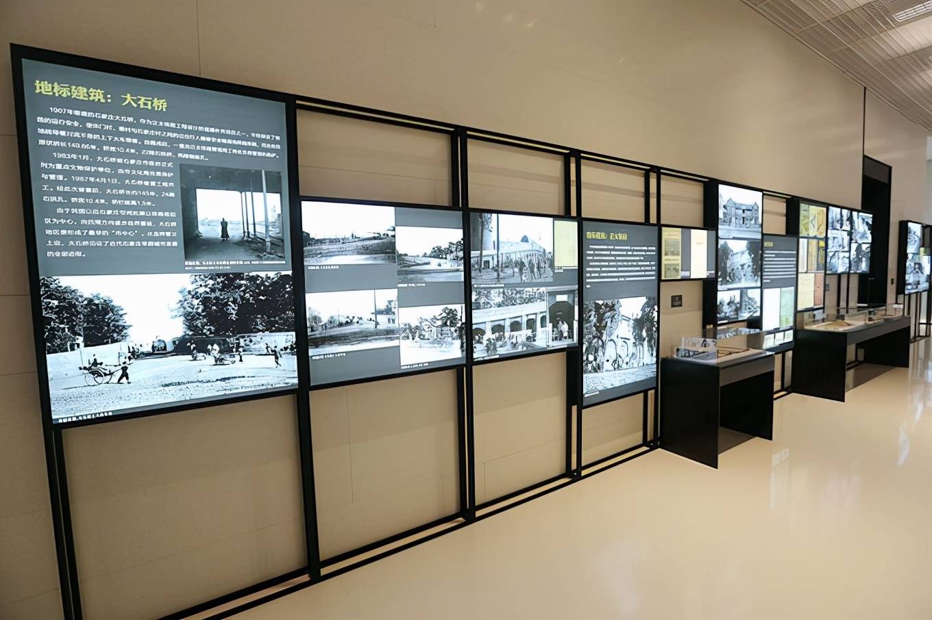 石家庄中央商务展示中心，位于老火车站旁，仿佛一座小型博物馆4