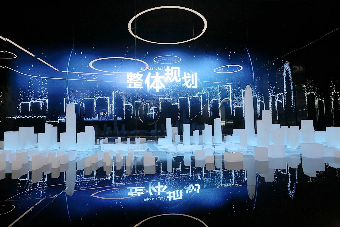 石家庄中央商务展示中心，位于老火车站旁，仿佛一座小型博物馆12