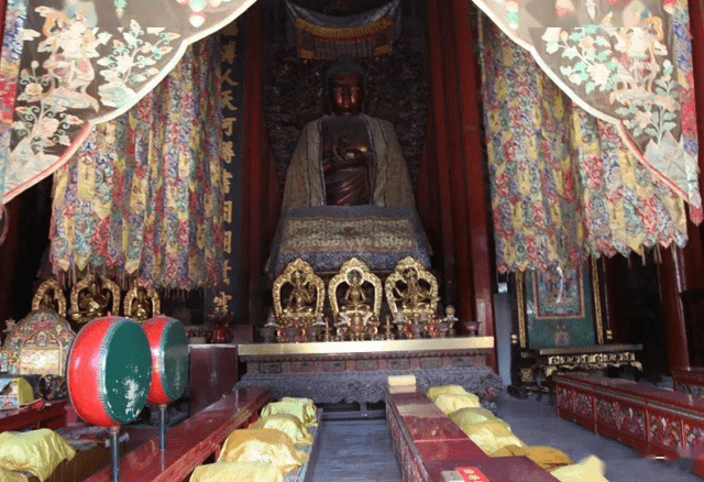 为何寺庙中都有大雄宝殿?它究竟是做什么的?听听导游怎么说3