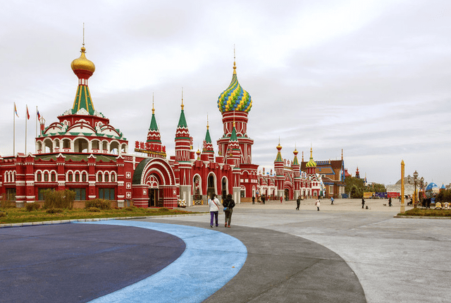 内蒙古有个奇特的广场，被列入世界吉尼斯纪录，景色优美让人沉醉3