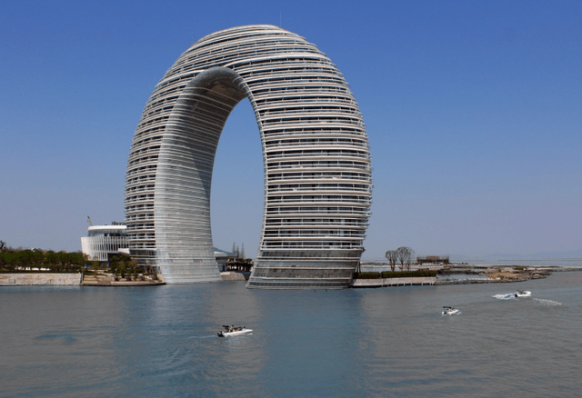 湖州投资15亿元打造的地标性酒店，如今却被游客吐槽，像马桶圈2