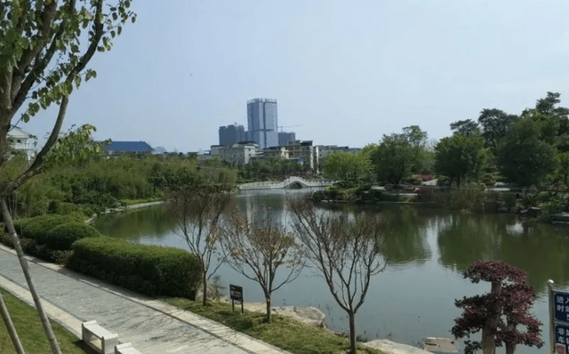 湖北又一小众景区走红，内藏有百余株珍贵花木，票价仅售5元4