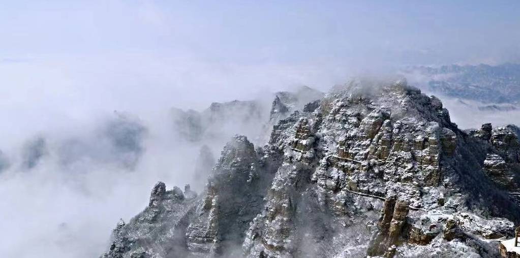 冰挂、雾淞、云海！白石山雪后惊现绝世美景4