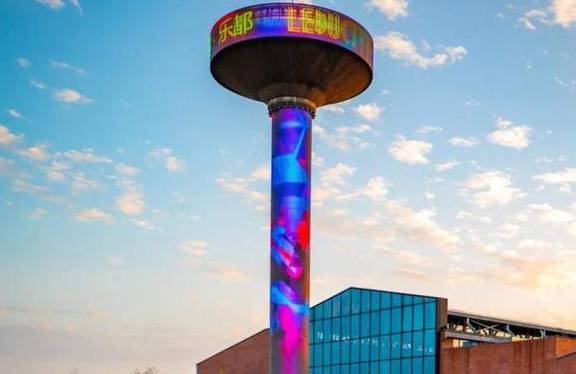 松江这处夜景新地标亮灯啦!水塔高高矗立绚丽多彩美轮美奂1