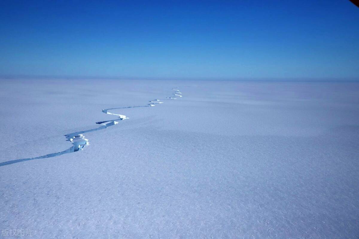 南极冰层下的秘密,上百座火山藏身其中,或将随时爆发?1