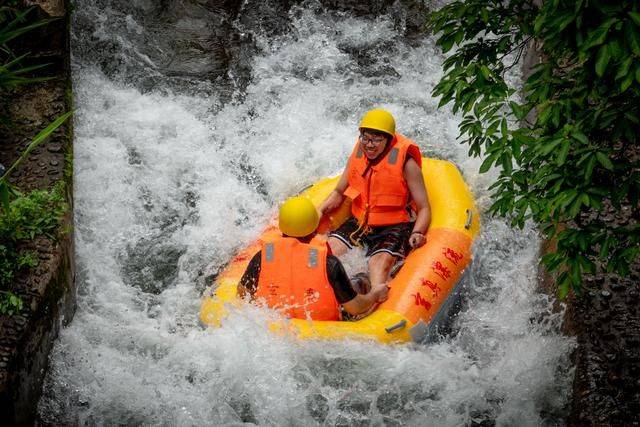 感受刺激就来这漂流吧,清远市区的漂流圣地,别告诉我你还没来17
