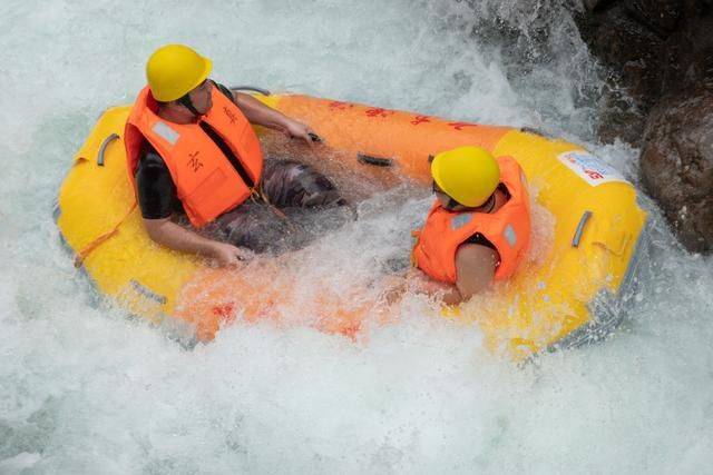 感受刺激就来这漂流吧,清远市区的漂流圣地,别告诉我你还没来18