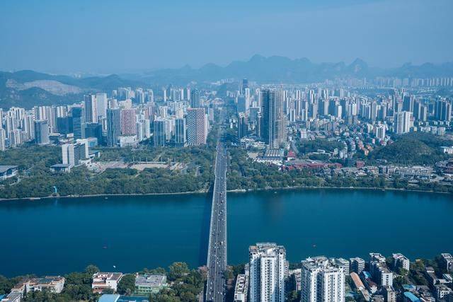 拍照好去处:柳州高空美景尽收眼底,来地王大厦便可欣赏20
