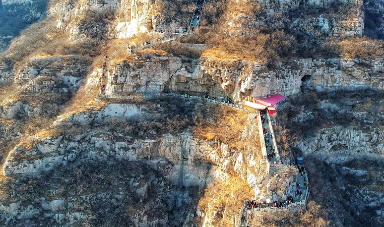 河北石家庄这个神奇名山,580米悬崖峭壁之上,居然有个古战场1