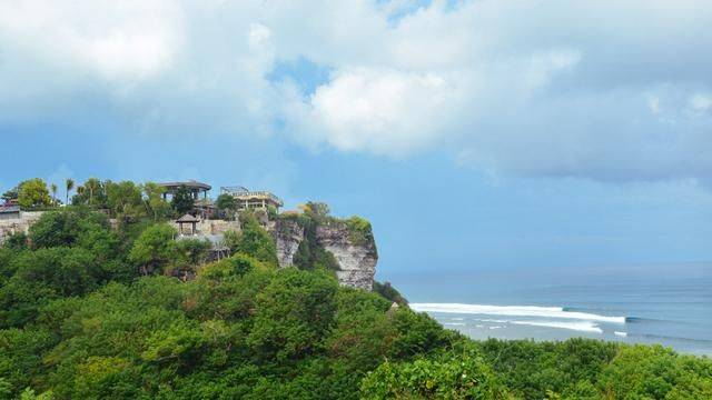 日韩游客最爱海景,这个地方成为婚礼圣地,空气中溢满“荷尔蒙”2