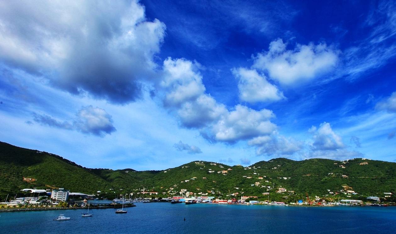 原创 加勒比避税天堂英属维京:曾只欢迎亿万富豪,风景超美城却如小镇1