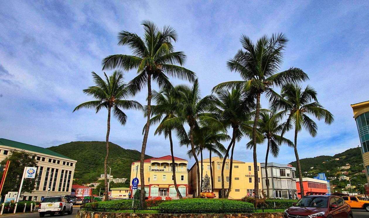 原创 加勒比避税天堂英属维京:曾只欢迎亿万富豪,风景超美城却如小镇6