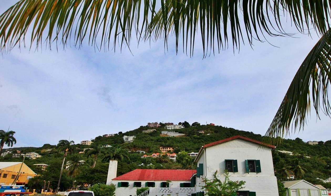 原创 加勒比避税天堂英属维京:曾只欢迎亿万富豪,风景超美城却如小镇9
