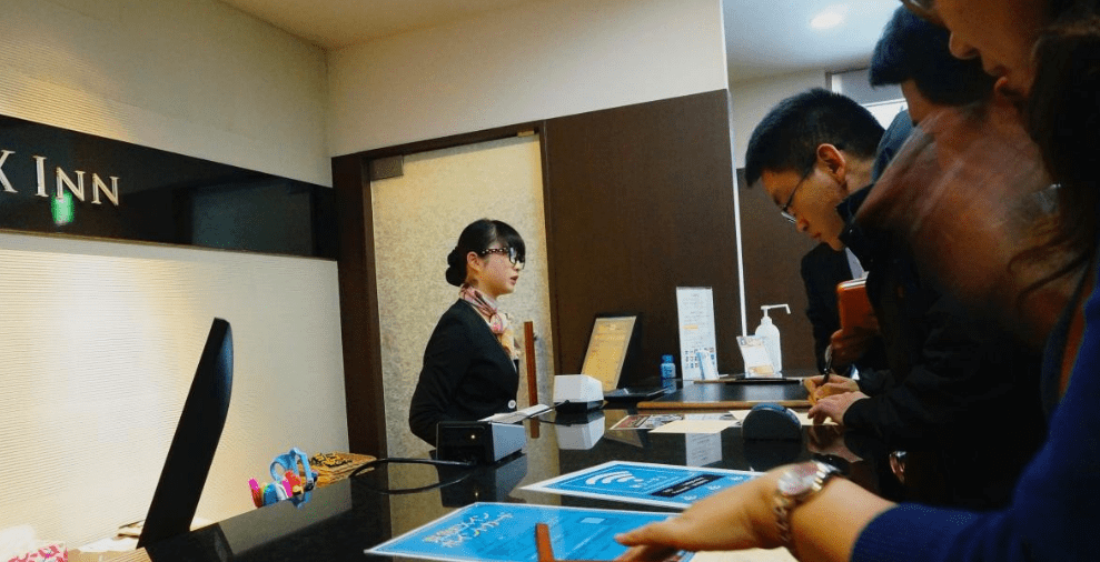 原创 酒店办理入住时,跟前台小妹说3个“暗语”,你的待遇绝对不一样1