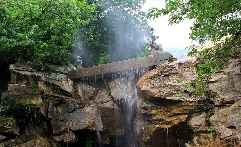 原创 江苏一景区内,藏有千年银杏树王和百年红杏树!门票仅需301