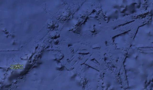 原创 地球文明是在无限轮回吗?1800米海底发现庞大建筑,疑似机场1