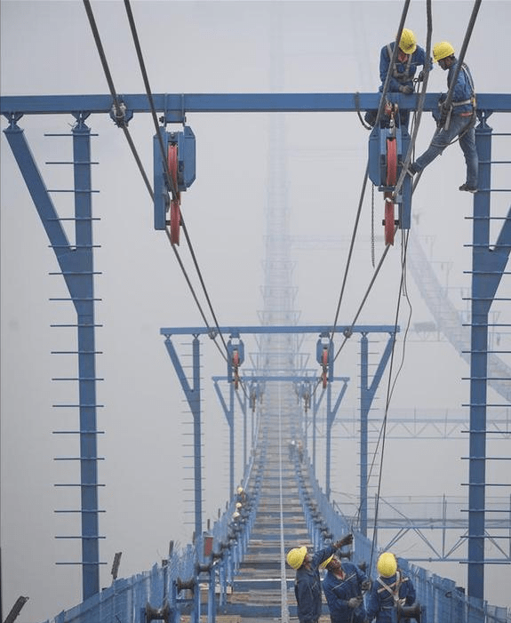 原创 中国1700米的跨江大桥:为什么一个桥墩都没有,到底是怎么修建的?3