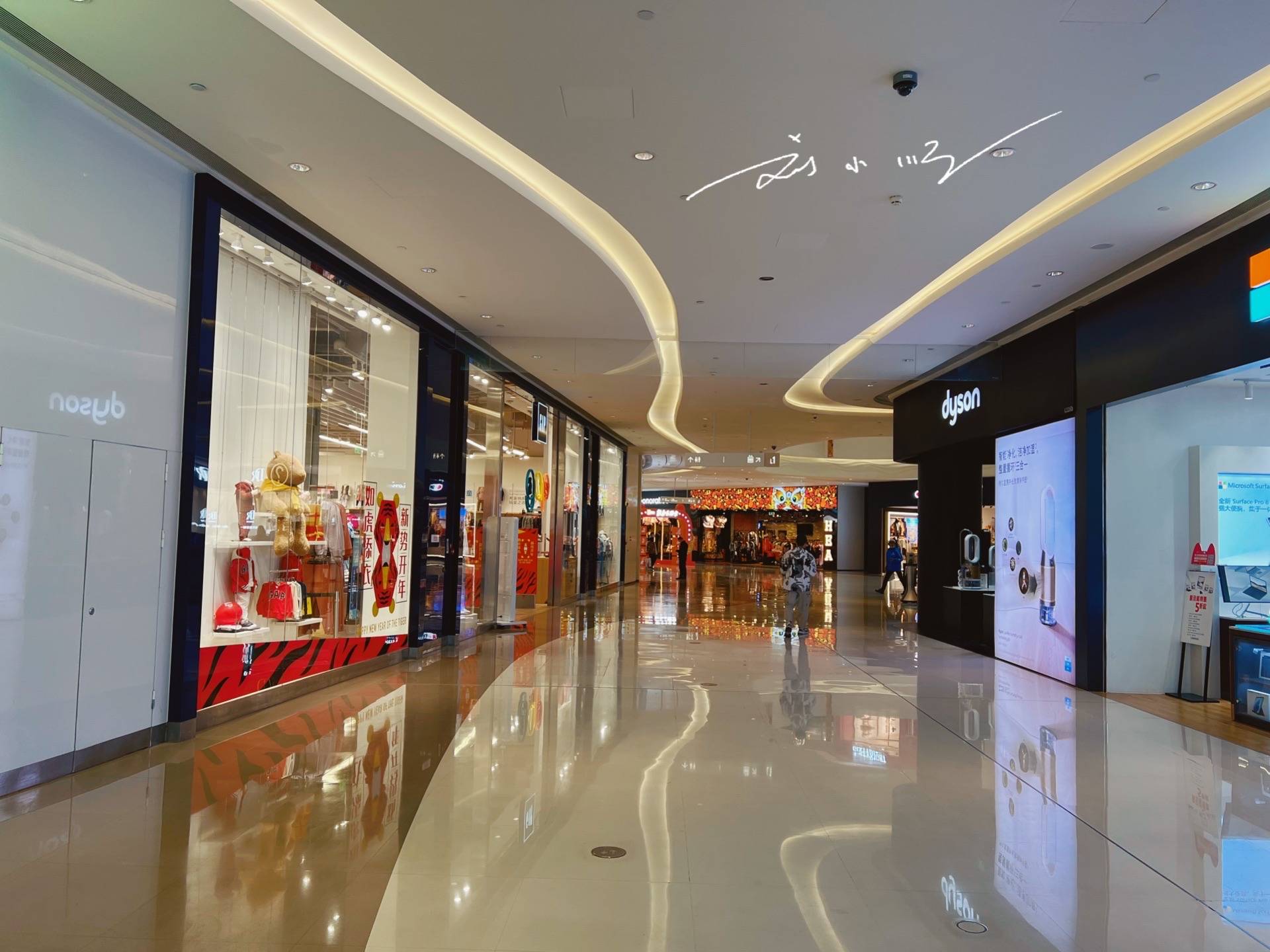 原创 实拍广州市白云区“云门”商场,靠近嘉禾望岗地铁站,人气却一般9