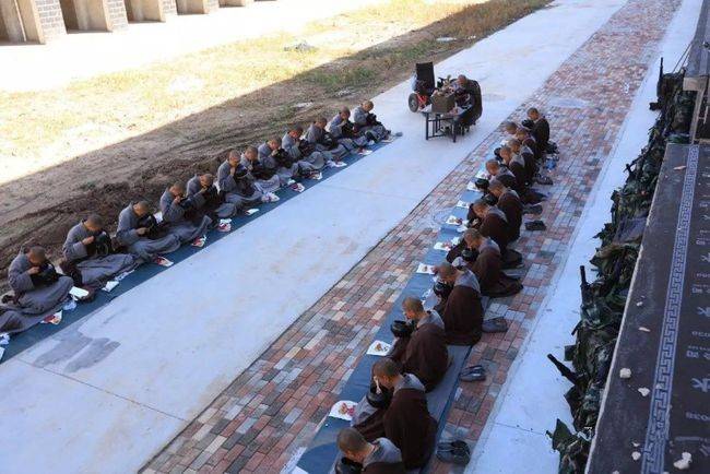 原创 东北最“纯正”尼姑庵:每天只吃一顿饭,入庵后绝不碰钱4