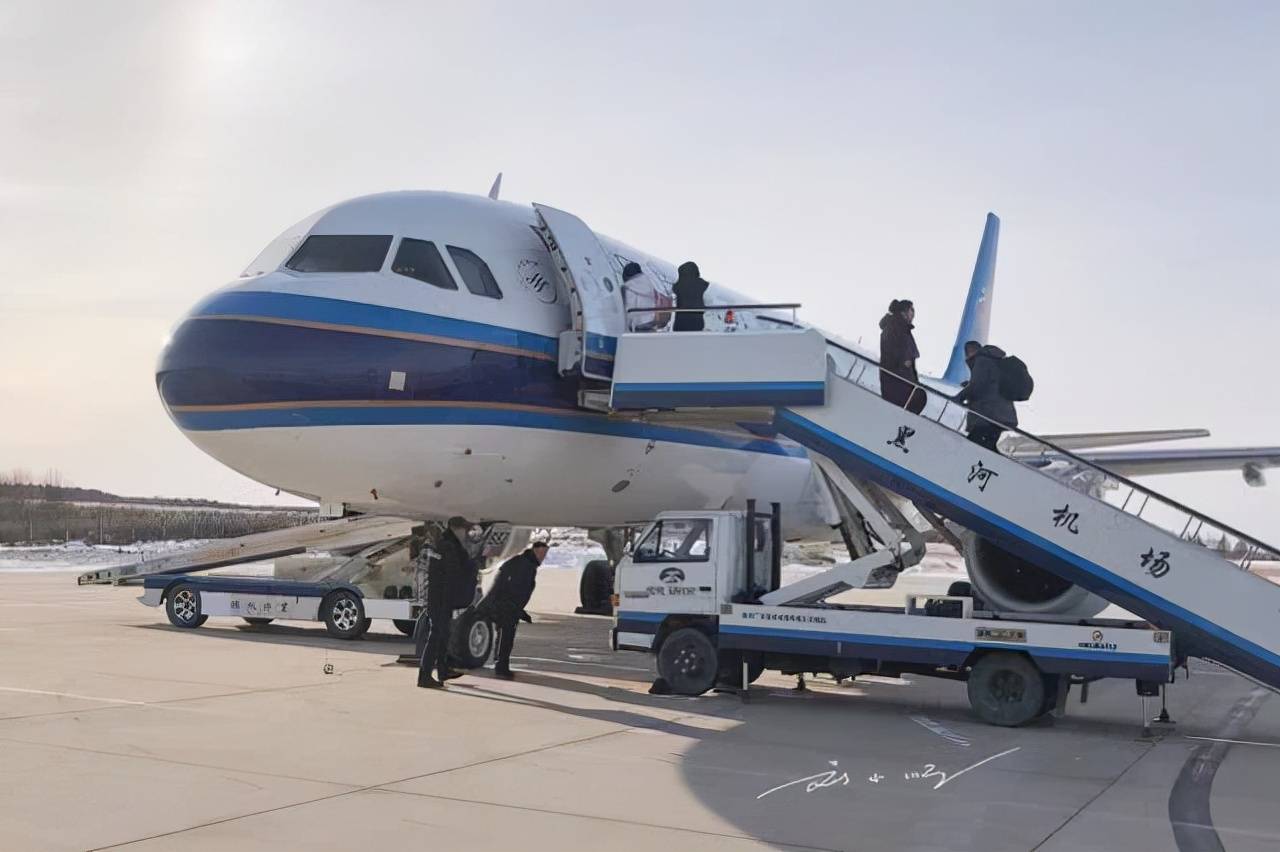 原创 坐飞机不能说“一路顺风”是什么意思?这样祝福他,暖他一阵子7