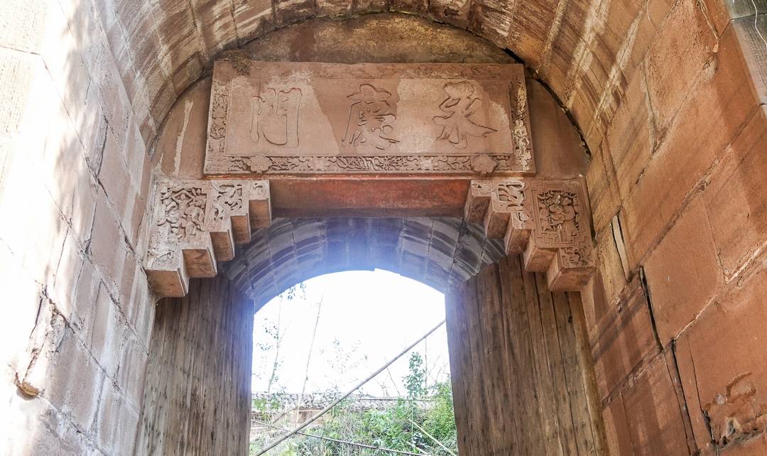 原创 重庆大山中发现一座雄伟的清朝古寨,村民过着与世无争的田原生活5