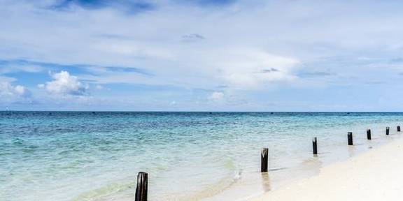 原创 北临中国的一个岛屿,面积不大却属于三个国家,全球只有一处1