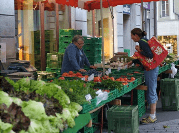 原创 买菜去菜场好些还是去超市好？菜场买菜和超市买菜有什么不同？1