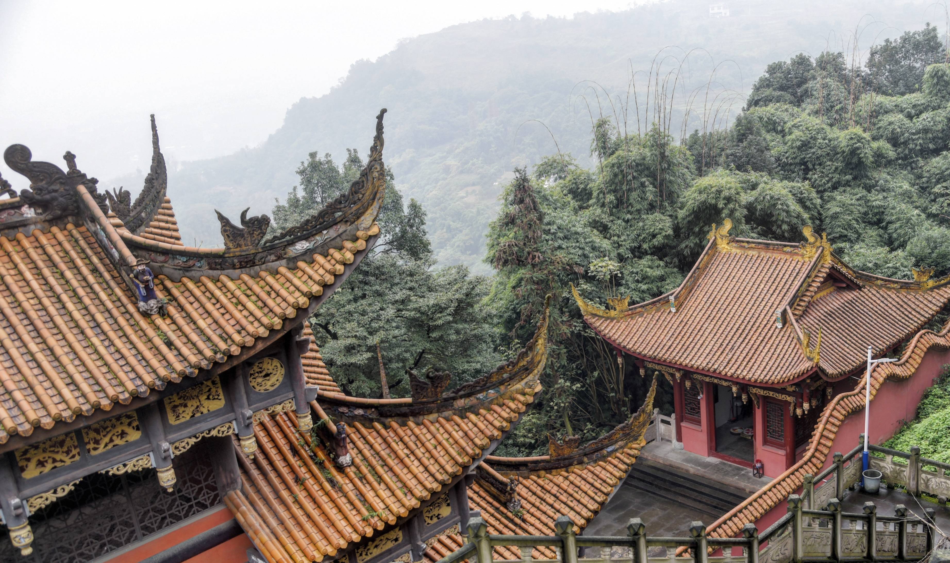 原创 川南的“小峨眉”,山上山下寺庙连环,一尊黑脸的观音尤其灵验7